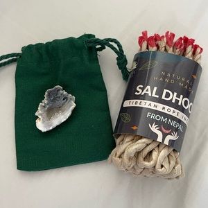 Natural Geode stone w/ rope incense